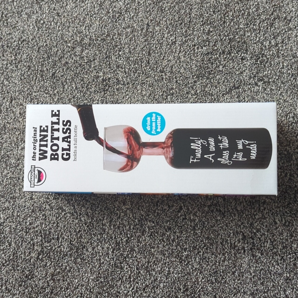 3/$30 NIB The Original Wine Bottle Glass